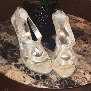 Wedding shoe heel